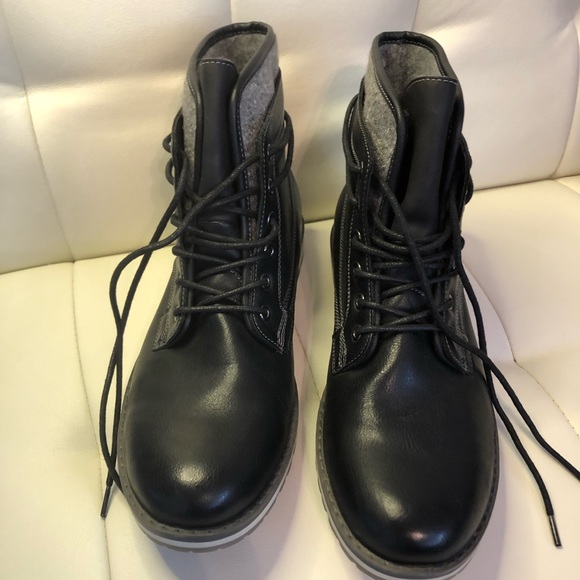 Kohl’s mens size 11 black boots.  Like new only worn once. - Picture 2 of 5